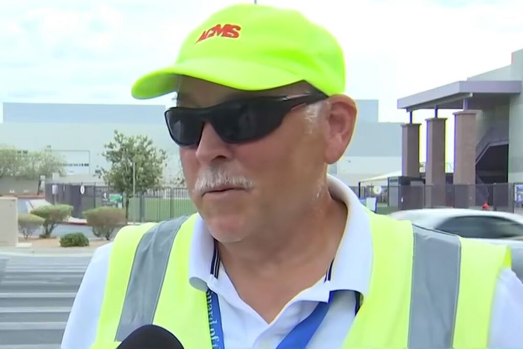School Crossing Guard Praised After Dashcam Footage Captured Moment He Protected a Mom and Her 2 Kids from a Speeding Car
