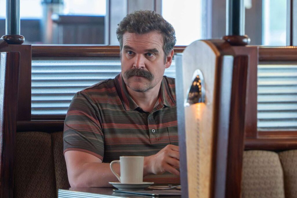 David Harbour Becomes First-Time Emmy Winner, Taking Home Supporting Actor Award for “DTF St. Louis”