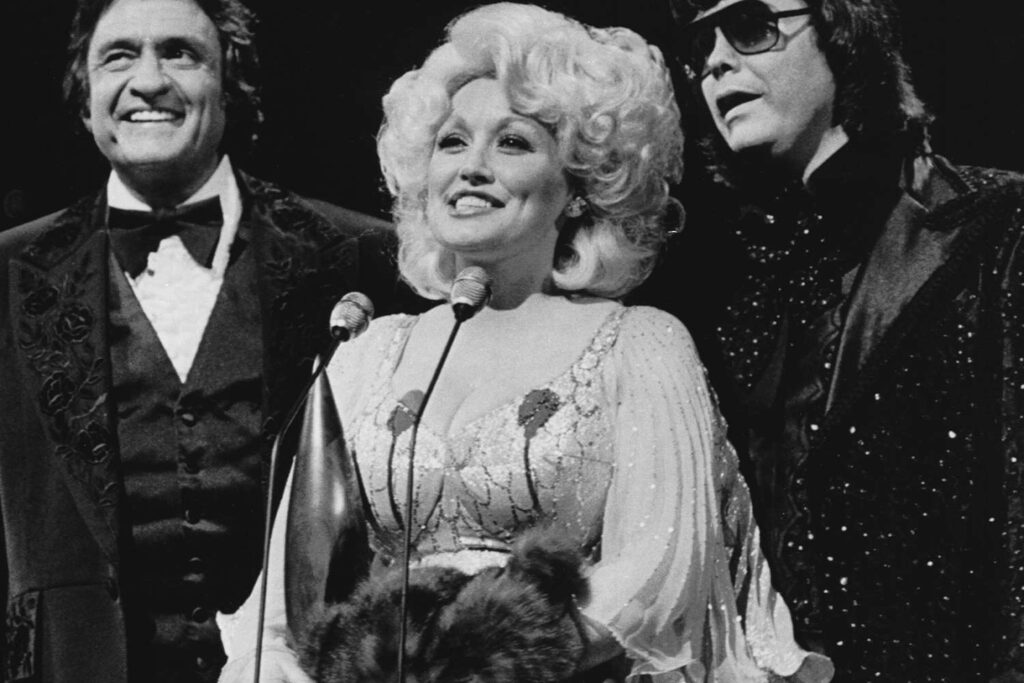 Dolly Parton Recalled the Moment She ‘Busted’ Her Dress Right Before Accepting Award at the 1978 CMAs