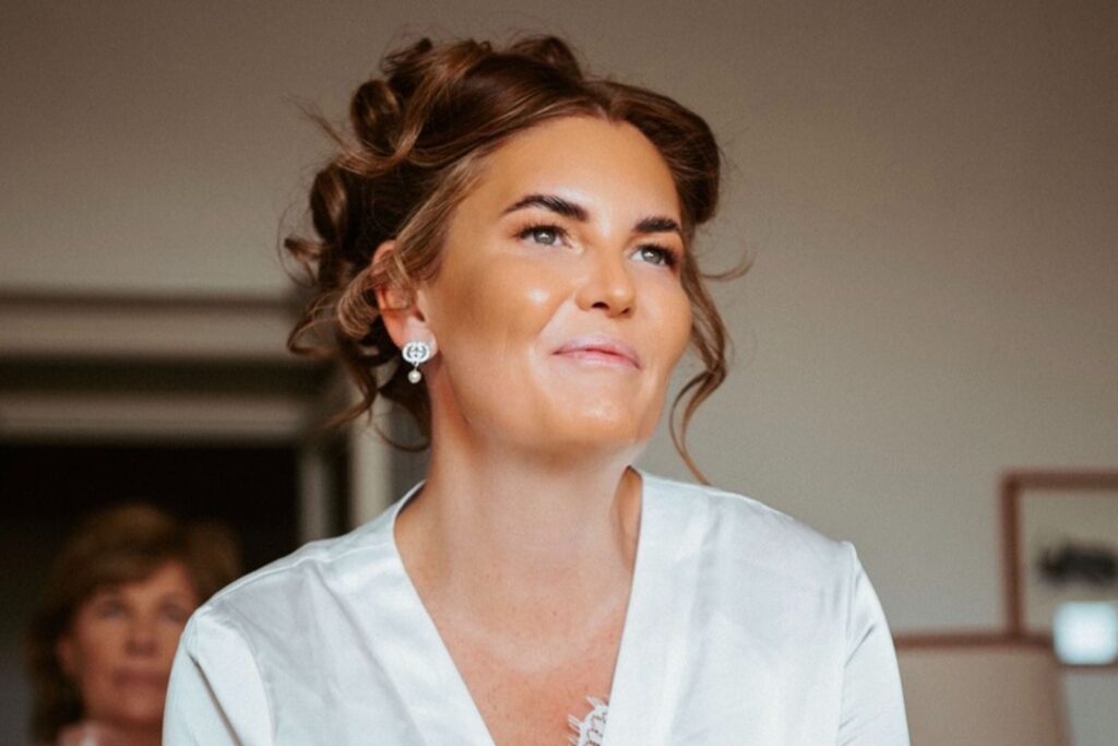 Bride Explains Why She Celebrated Her Wedding Solo After Groom Dumps Her 1 Week Before Ceremony