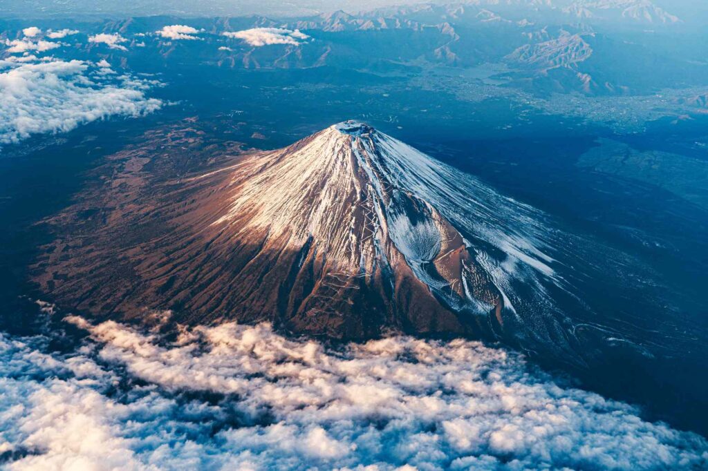 7-Year-Old Boy Found Alone on Mount Fuji After His Father and Brother Abandoned Him to Continue Hiking