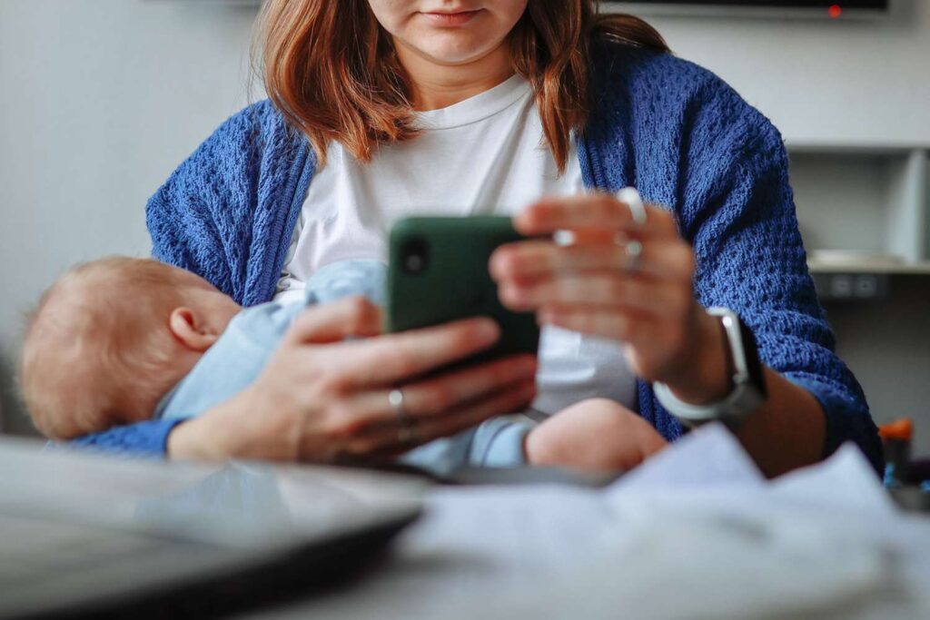 Over Half of New Moms Now Turn to AI or Social Media Before a Specialist for Urgent Breastfeeding Questions, New Study Finds