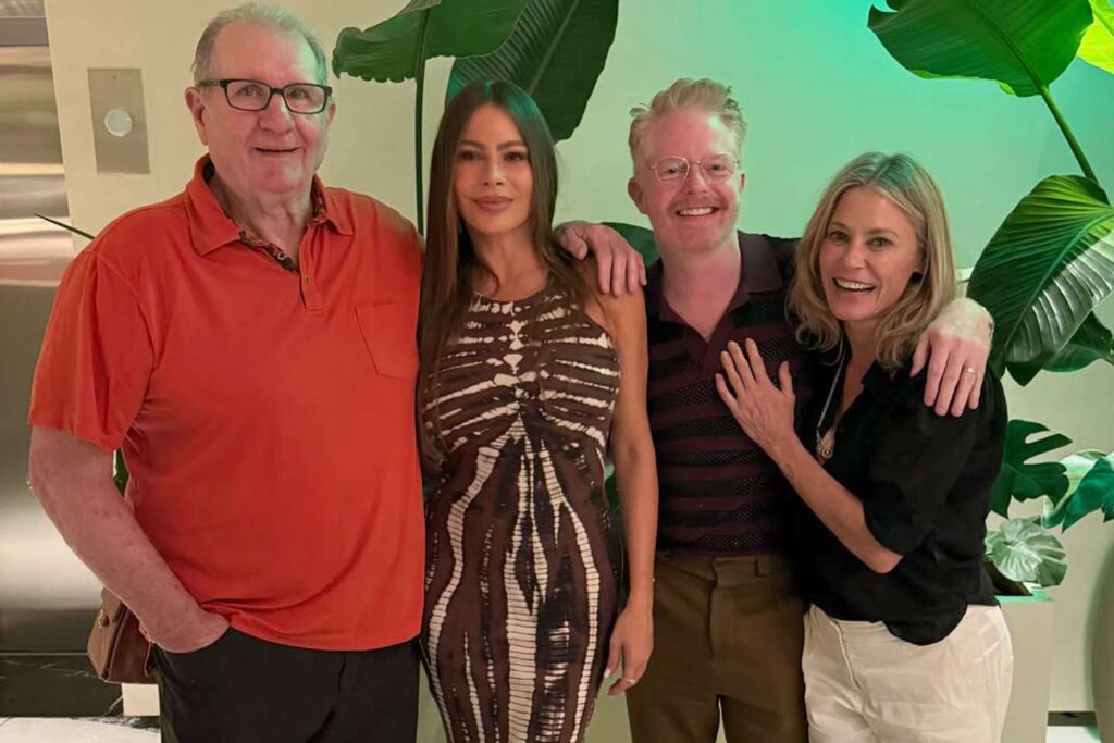 Sofía Vergara, Julie Bowen, Jesse Tyler Ferguson Have “Modern Family ”Reunion with Rare Appearance from Ed O’Neill
