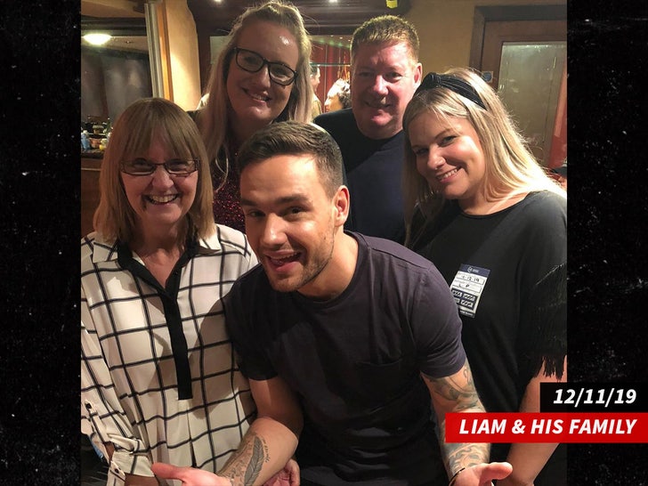 liam payne and his family sub