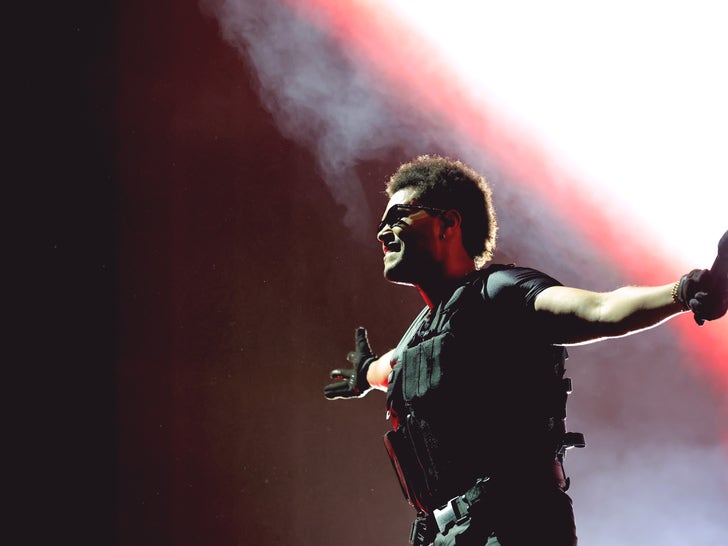 101124 The Weeknd Performance Photos Getty 8