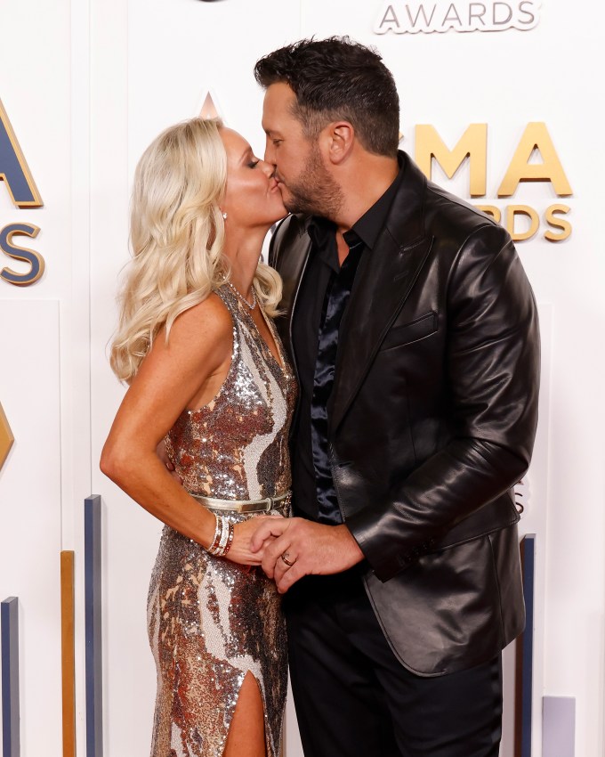 Luke Bryan & Caroline Boyer Sharing a Kiss at the 2023 CMAs