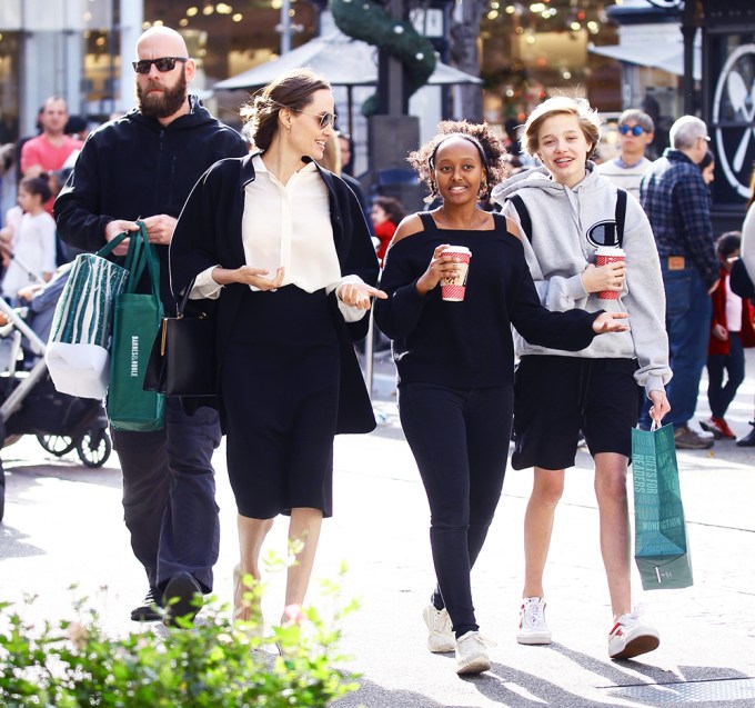 Angelina Jolie Christmas Shopping With Zahara & Shiloh