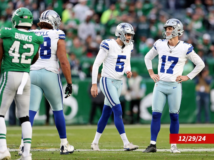 Brandon Aubrey #17 of the Dallas Cowboys reacts after a missed field goal against the Philadelphia Eagles during the fourth quarter