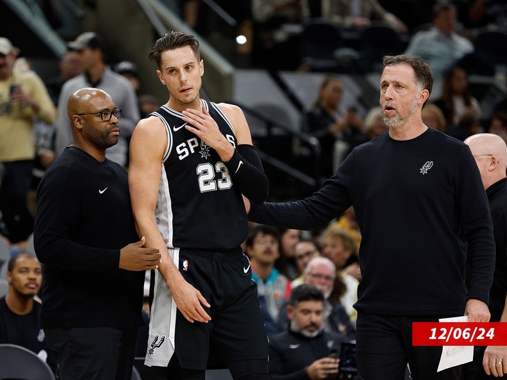 zach collins san antonio spurs ejected