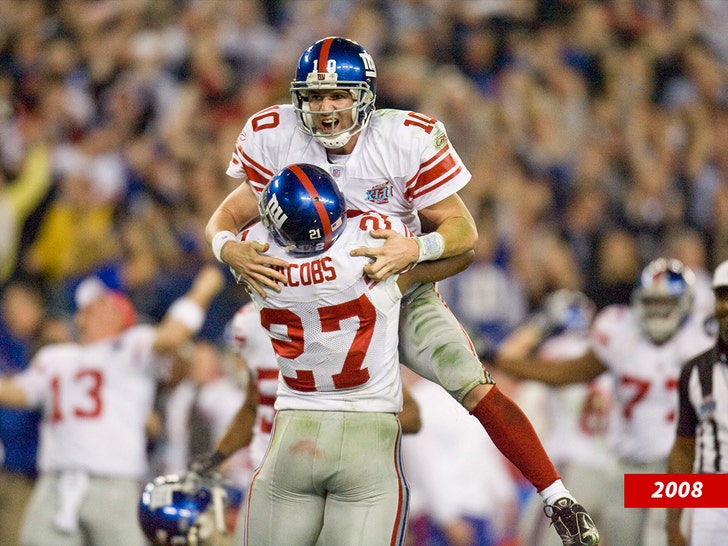 Eli Manning and Brandon Jacobs getty 1