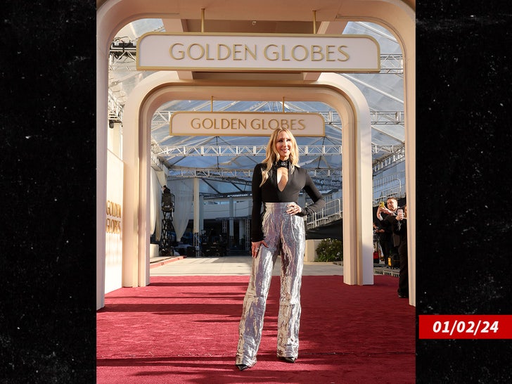 NIKKI GLASER GOLDEN GLOBES SUB GETTY