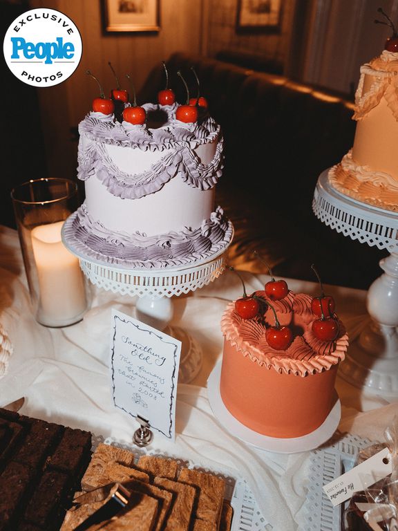 Bride Makes 7 Wedding Cakes 2 Days Before Her Wedding