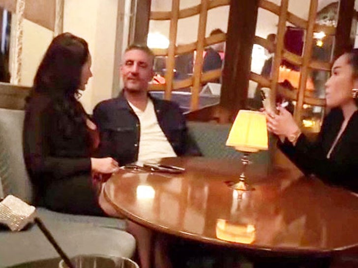 Mauricio Umansky Makes Out With Woman at Chateau Marmont