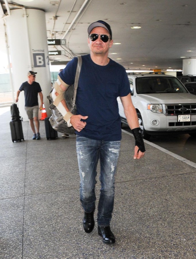 Jeremy Renner Needs to Catch a Flight