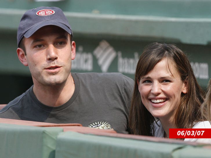 ben affleck jennifer garner red sox game sub