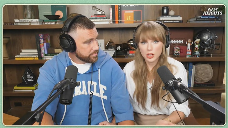 taylor-swift-dad-kal-08-13-2025