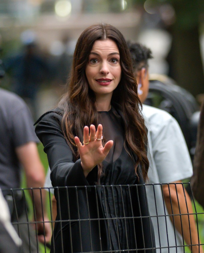 Anne Politely Scolding Paparazzi