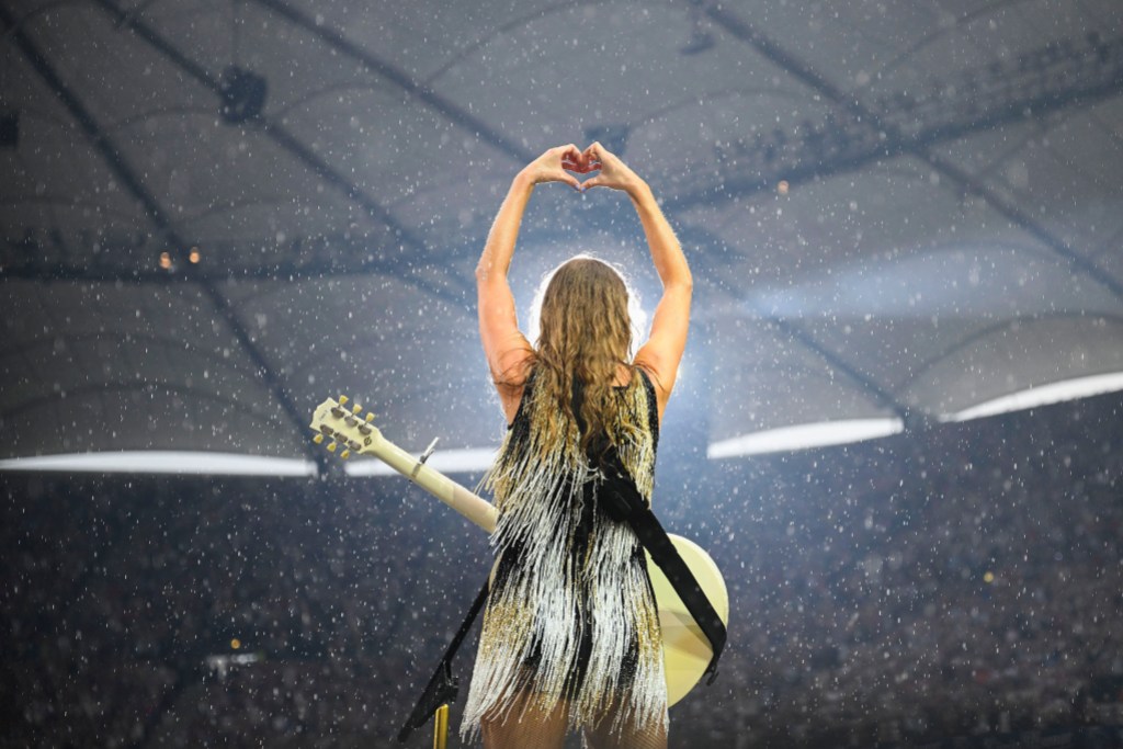 HAMBURG, GERMANY - JULY 23: EDITORIAL USE ONLY. NO BOOK COVERS. Taylor Swift performs onstage during "Taylor Swift | The Eras Tour" at Volksparkstadion on July 23, 2024 in Hamburg, Germany. (Photo by Gregor Fischer/TAS24/Getty Images for TAS Rights Management )