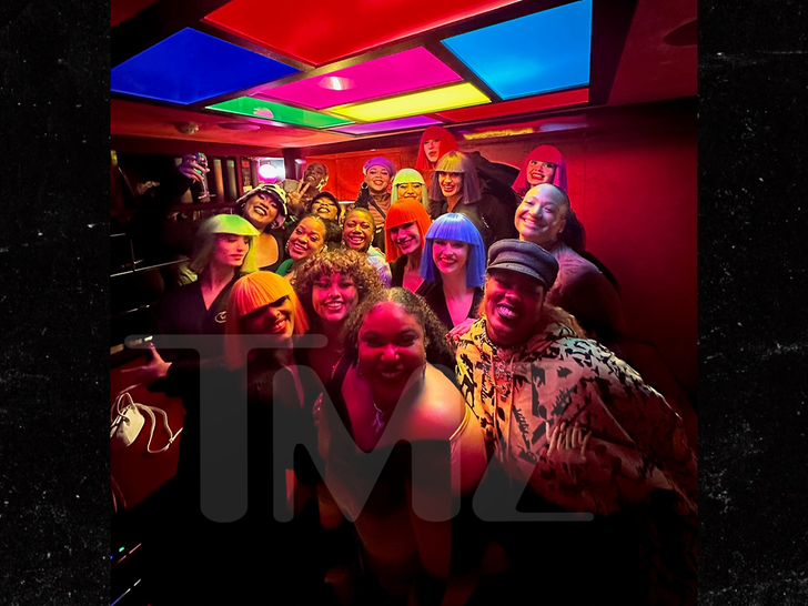 LIzzo ex dancers using 2.