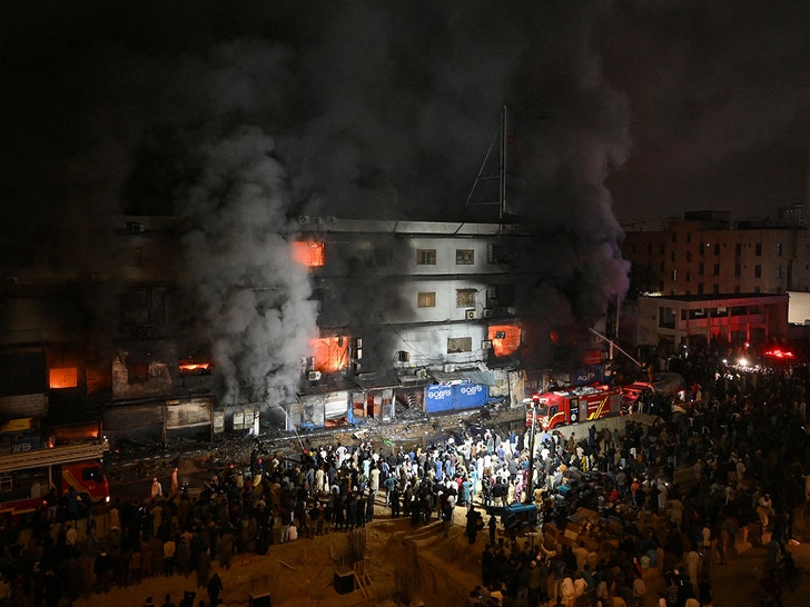 Karachi,-Pakistan-fire-getty-2
