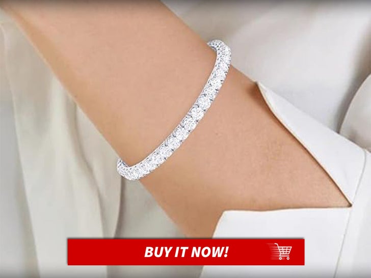 Diamond-Tennis-Bracelet-Gift-Guide-Clueless-Valentines-Shopper-MAIN