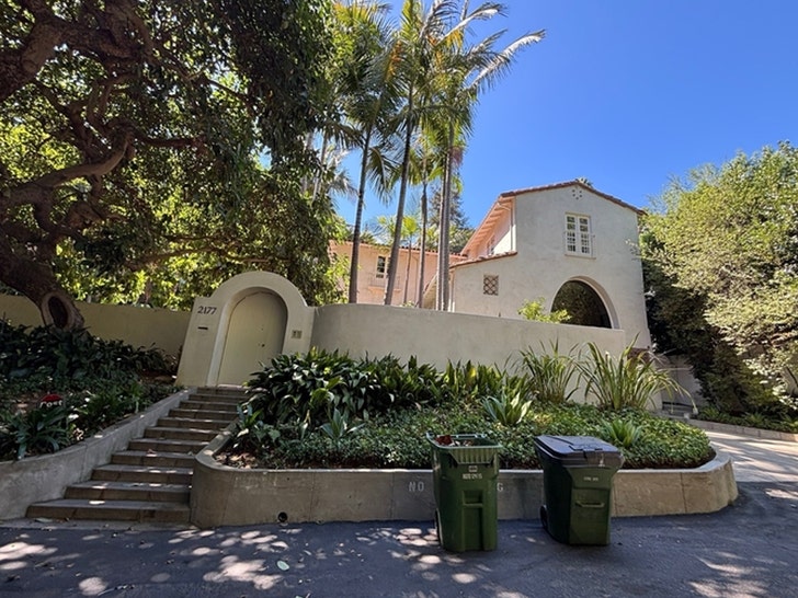 Aubrey Plaza Los Feliz house backgrid