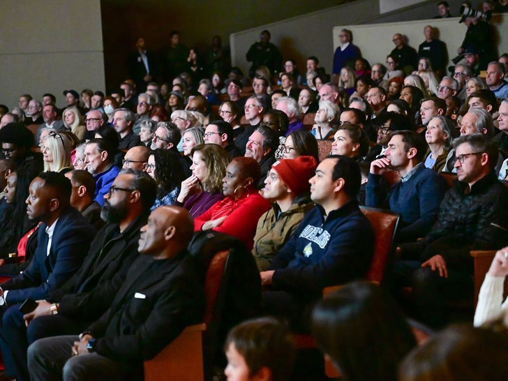 gavin-newsom-crowd-sub-1