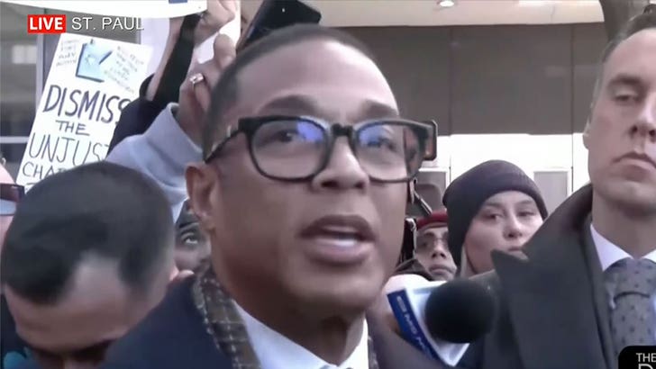 021326_don_lemon_outside_court_kal