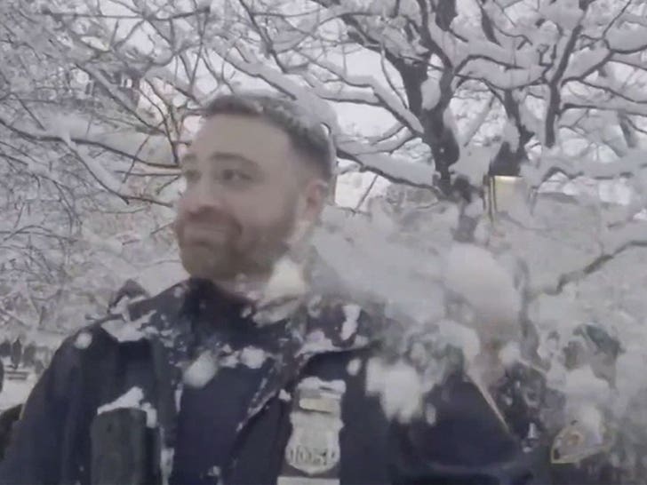 022426_nypd_snowball_fight_hit