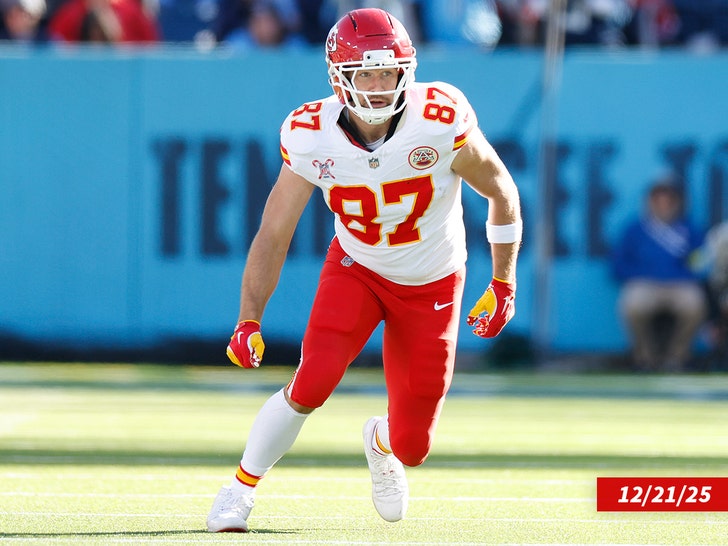 travis kelce sub getty swipe