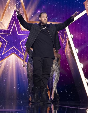 Star Search Live. Jelly Roll in episode 109 of Star Search Live. Cr. Kit Karzen/Netflix Jelly Roll on 'Star Search' on Netflix (2026) Kit Karzen/Netflix