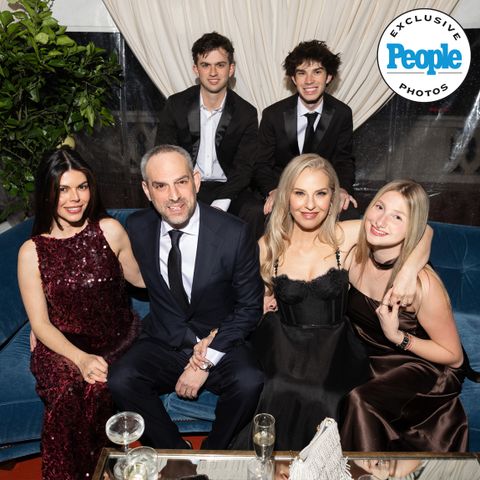 Leslie Grossman and Sascha Penn Wedding Leslie Grossman and Sascha Penn with their children Parker Burr