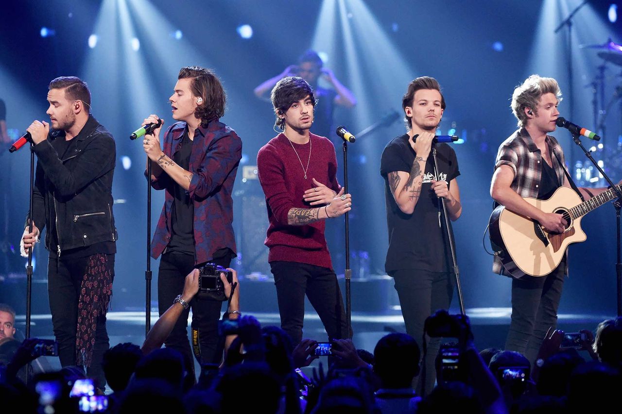Musicians Liam Payne, Harry Styles, Zayn Malik, Louis Tomlinson and Niall Horan of One Direction perform onstage during the 2014 iHeartRadio Music Festival at the MGM Grand Garden Arena on September 20, 2014 in Las Vegas, Nevada From left: Liam Payne, Harry Styles, Zayn Malik, Louis Tomlinson and Niall Horan of One Direction perform in 2014 Ethan Miller/Getty