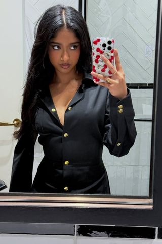 Maitreyi Ramakrishnan takes a selfie Maitreyi Ramakrishnan Maitreyi Ramakrishnan/Instagram