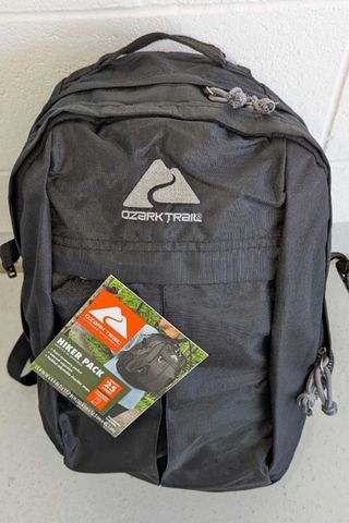 Authorities believe the assailant carried this type of backpack that may have been purchased at Walmart.Credit: FBI Phoenix/X