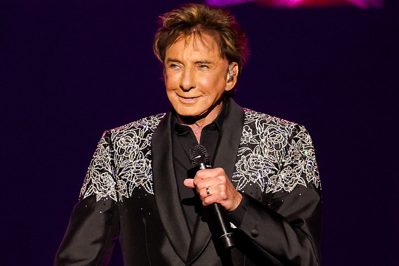 Barry Manilow on July 12, 2025 in Seattle, Washington. Mat Hayward/Getty