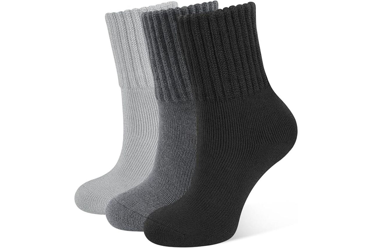 closemate womens thick full cushioned thermal Credit: Amazon