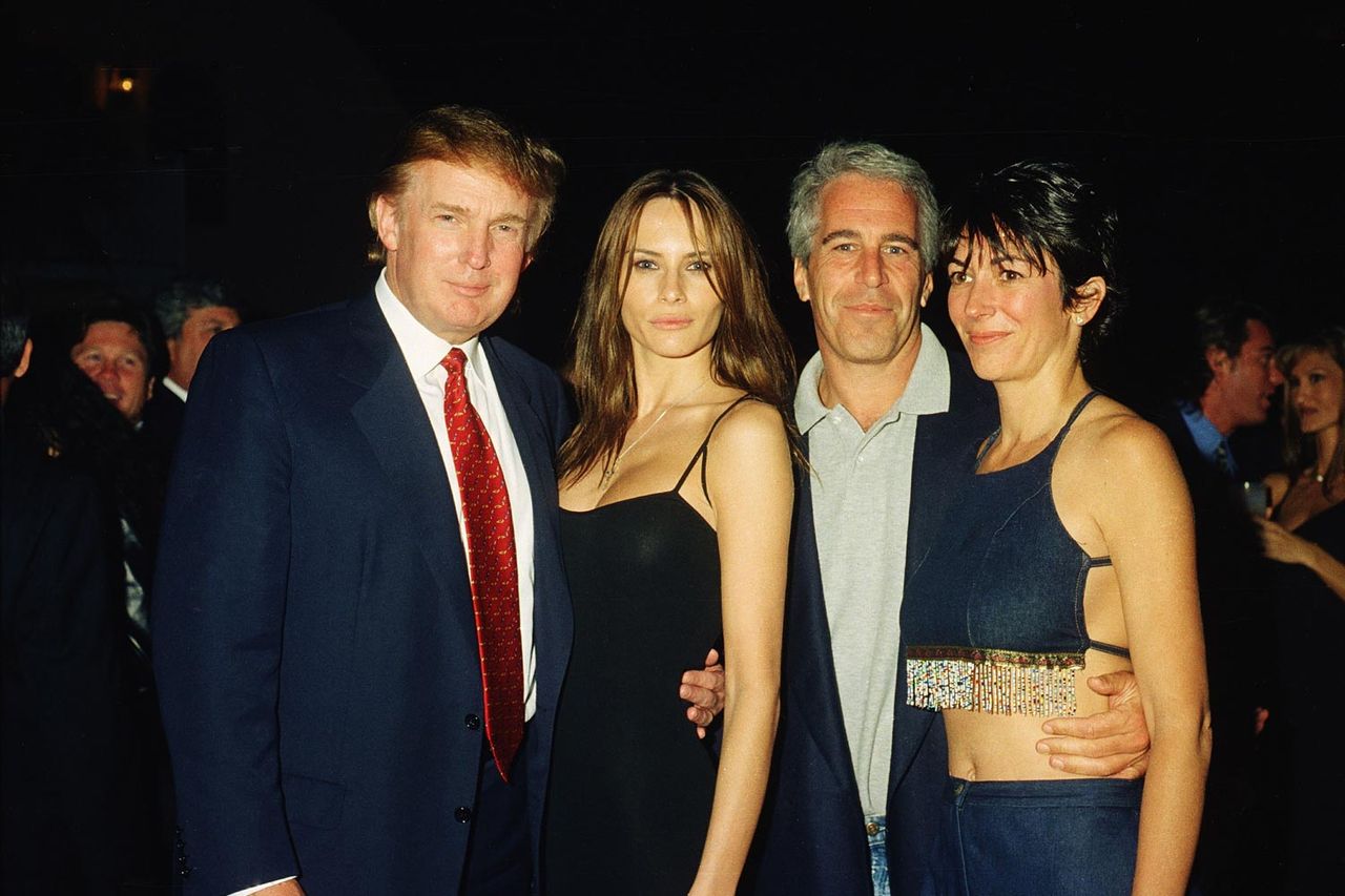Donald Trump Melania Trump, Jeffrey Epstein, and Ghislaine Maxwell pose together at the Mar-a-Lago club, Palm Beach, Florida, February 12, 2000 Donald Trump Melania Trump, Jeffrey Epstein, and Ghislaine Maxwell at the Mar-a-Lago club in February 2000 Davidoff Studios/Getty