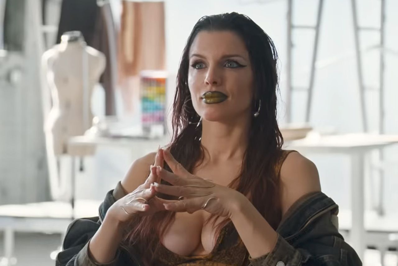 Julia Fox in 'Idiotka.' Utopia/YouTube