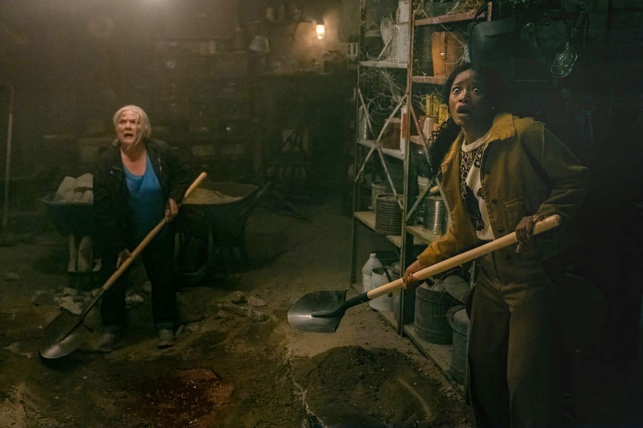 Paula Pell as Dana and Keke Palmer as Samira in 'The Burbs' Elizabeth Morris/PEACOCK