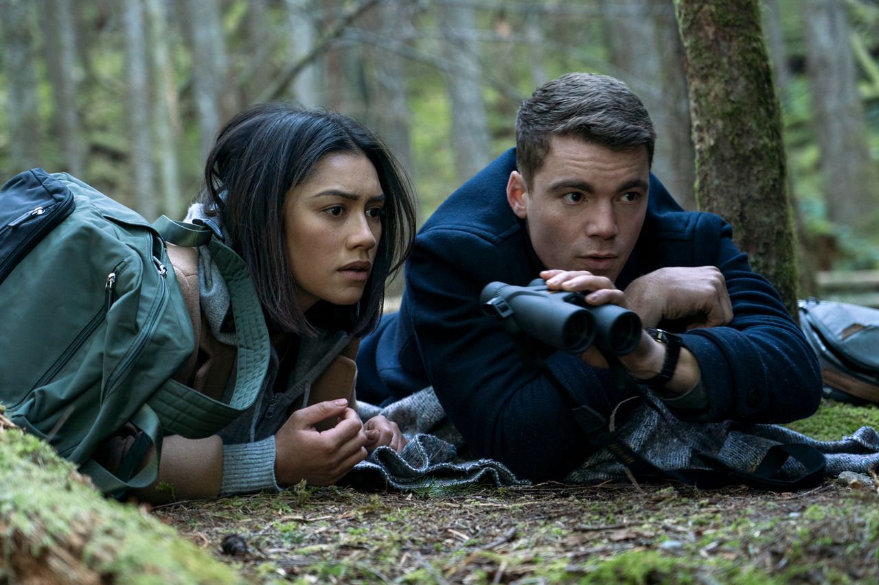 Luciane Buchanan as Rose Larkin and Gabriel Basso as Peter Sutherland in episode 103 of The Night Agent. Dan Power/Netflix© 2023