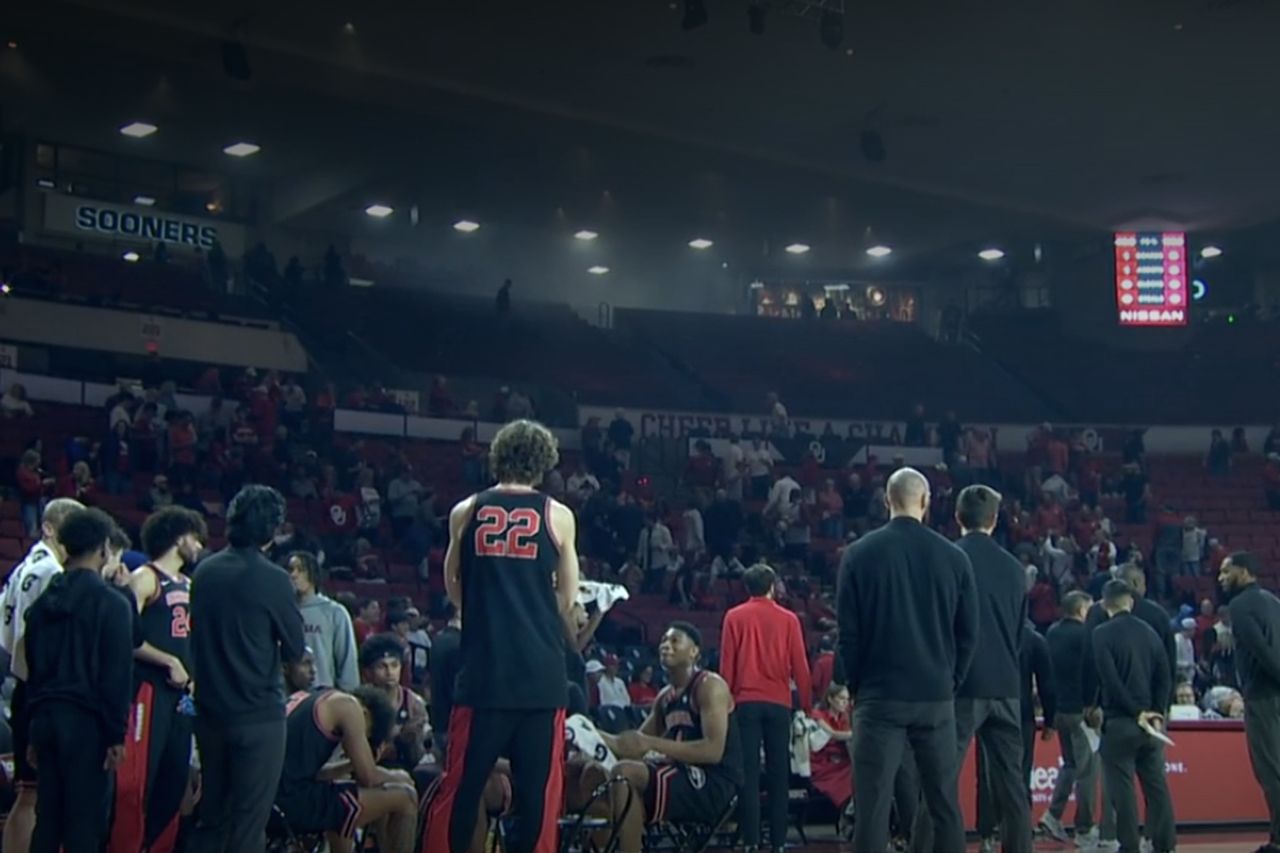 Popcorn machine fire causes delay in game during the Oklahoma-Georgia matchup on Feb. 14, 2026. SEC ESPN Network