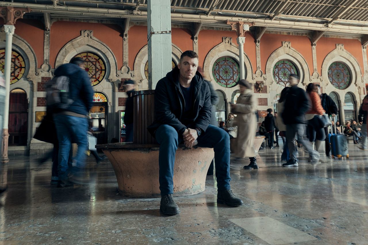 Gabriel Basso as Peter Sutherland in episode 301 of The Night Agent. Yigit Eken/Netflix