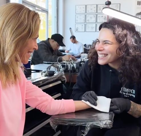 Vanna White gets a tattoo by her daughter, Gigi Santo Pietro Vanna White and Gigi Santo Pietro in 2025 Vanna White/Instagram