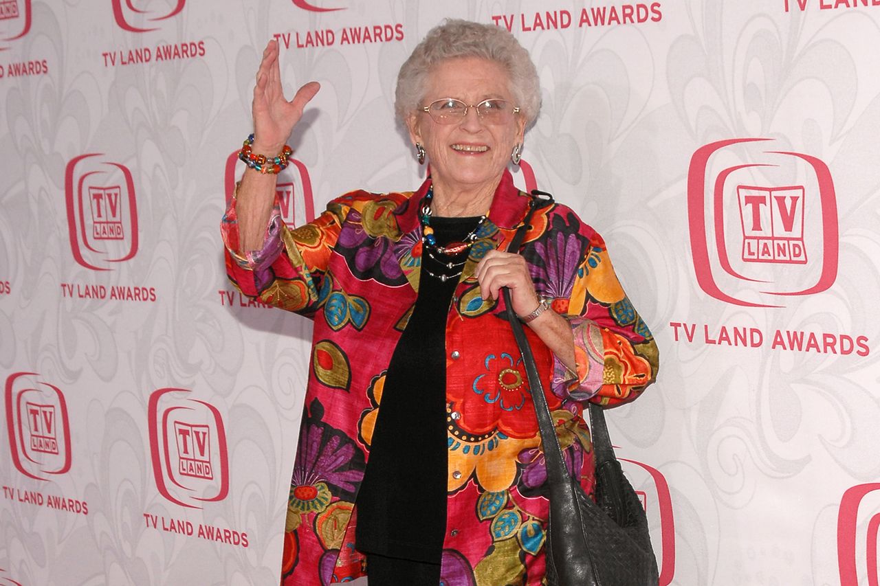 Ann B. Davis waving.Credit: J.Sciulli/WireImage