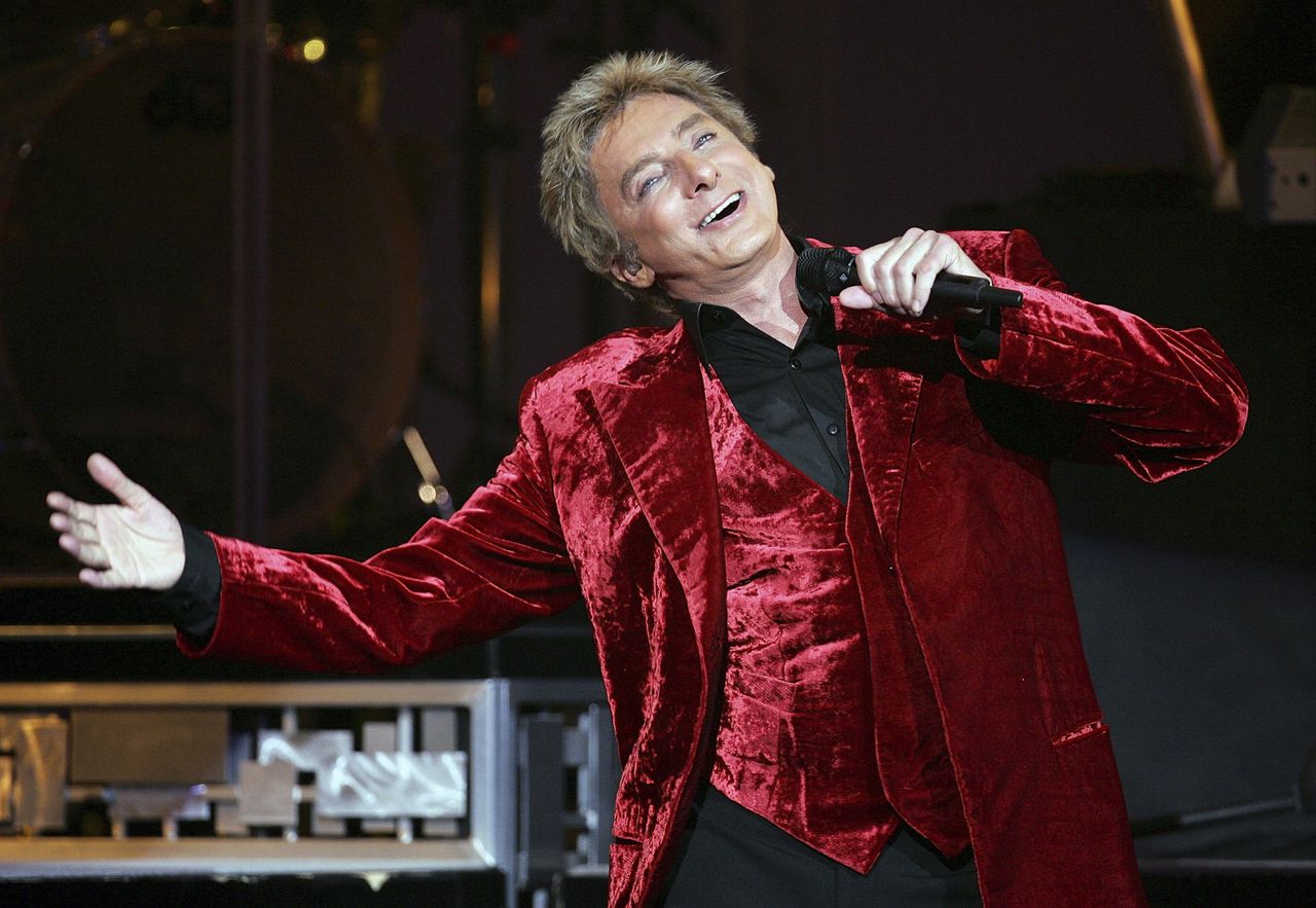 Barry Manilow performingCredit: Ethan Miller/Getty