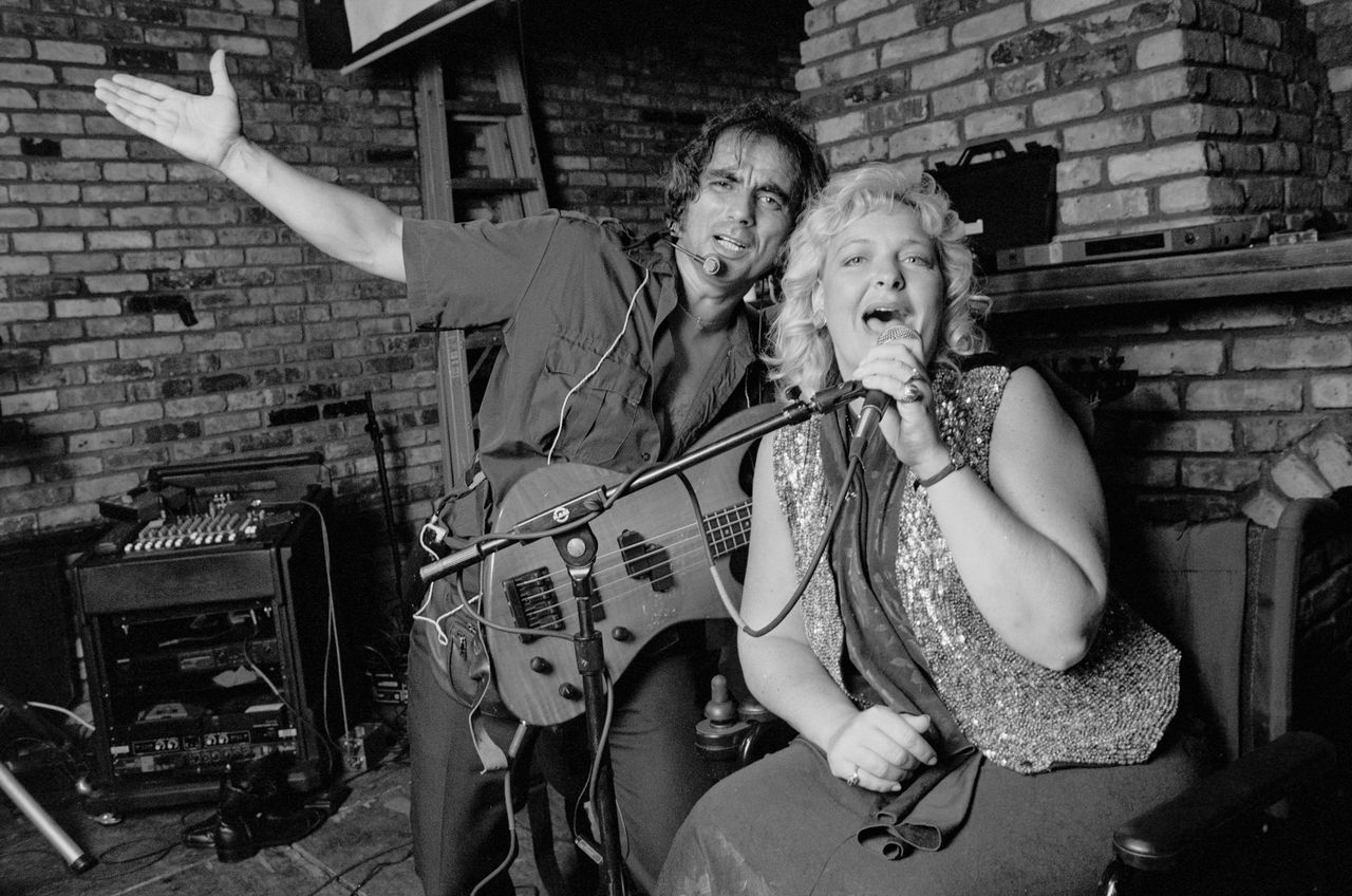 Musical duo Lightning & Thunder performing in Chicago in 1999.Credit: alamy