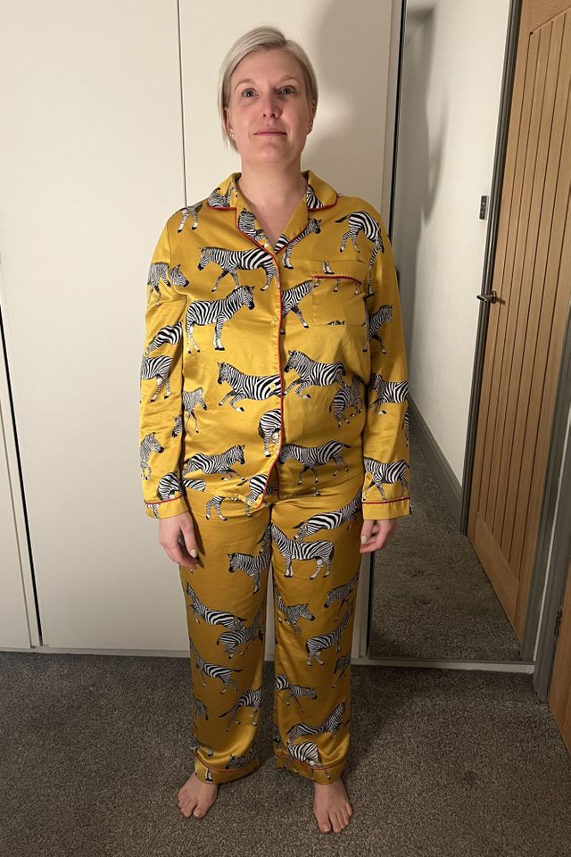 A size 16 mum claims having to be towed off a mountain on a stretcher after a skiing accident shamed her into dropping a whopping five stone. Natalie Colbourne-Park jetted off to the chic ski resort of Val d'Isère in France in January 2024 with her family. Just two hours after strapping into her skis, Natalie, who weighed 14st 7lbs, took a bone-crunching slow-pace tumble. Natalie Colbourne-Park before her weight lossCredit: Kennedy News and Media