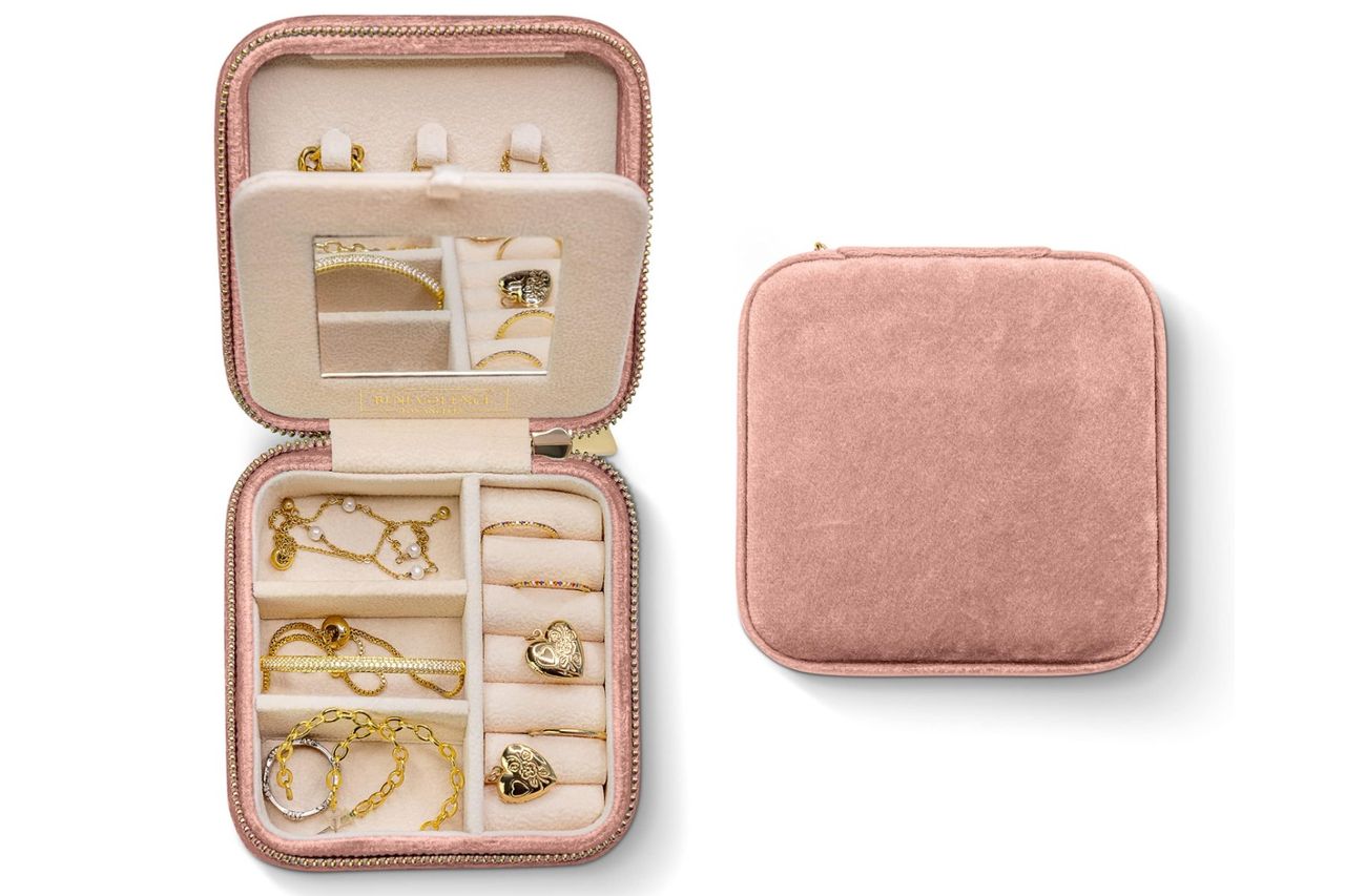 Benevolence LA Plush Velvet Jewelry Box | Travel Jewelry Credit: Amazon