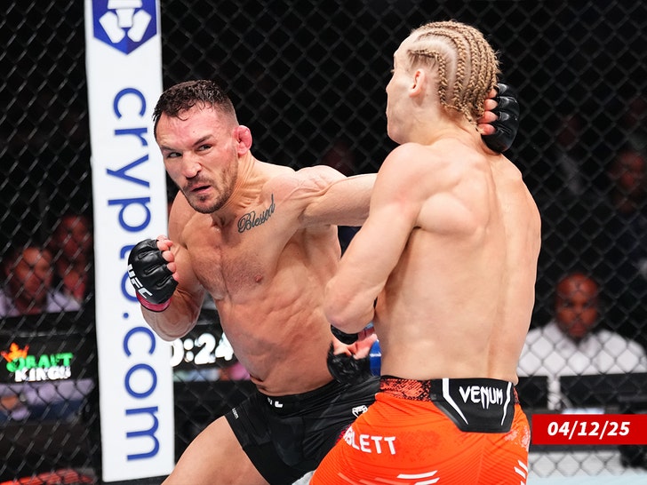 Michael Chandler punches Paddy Pimblett getty 1
